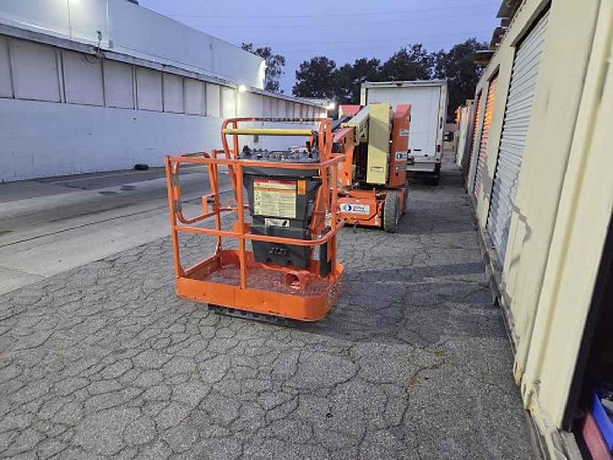 JLG E300AJP photo 4