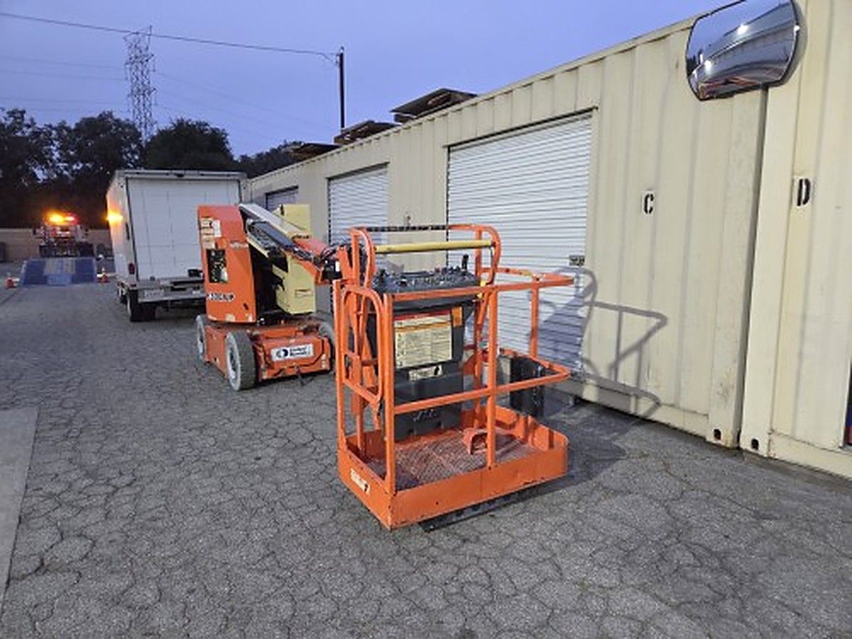 JLG E300AJP photo 5