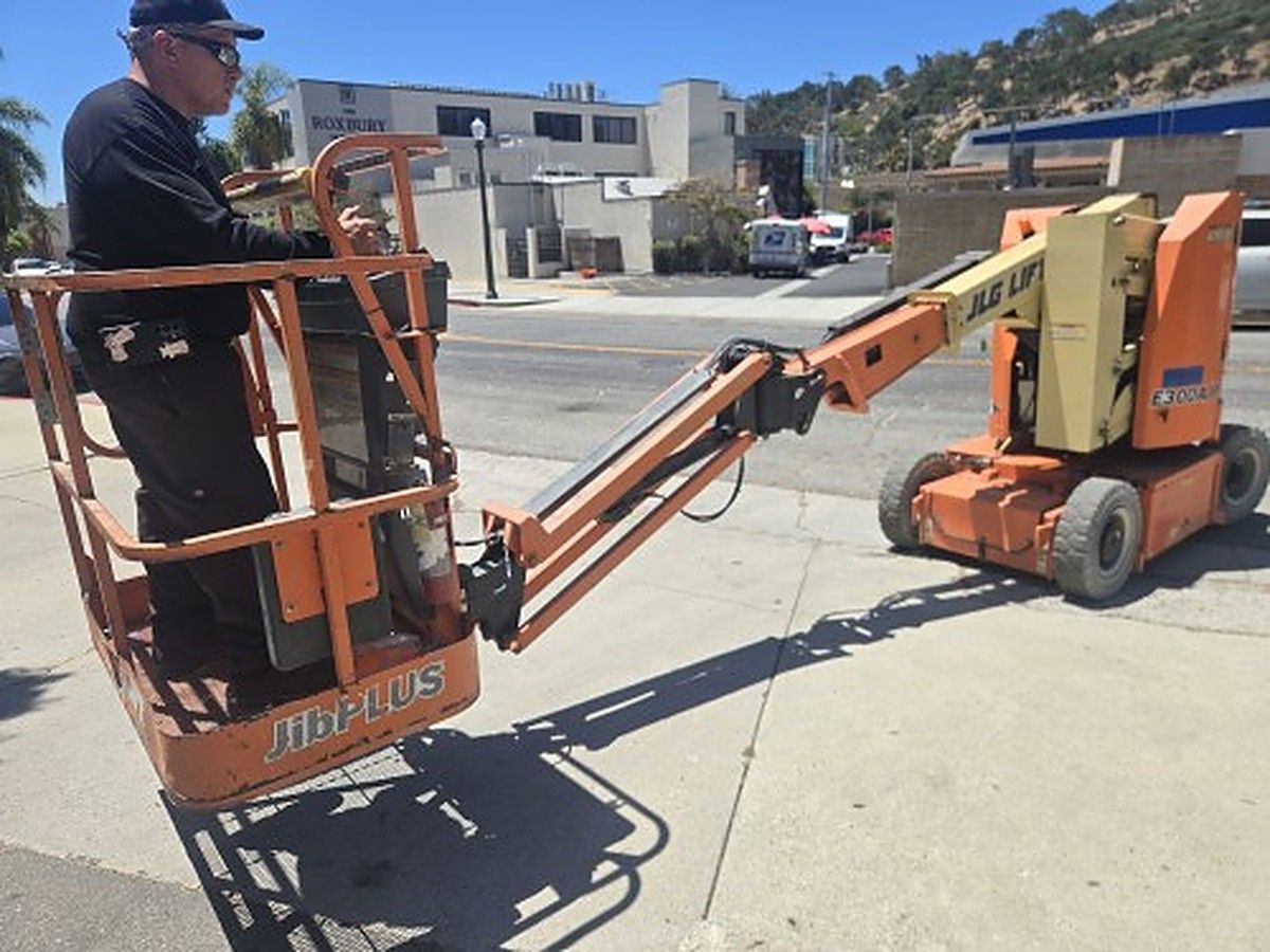 2018 JLG E300AJP for sale in Las Vegas, NV