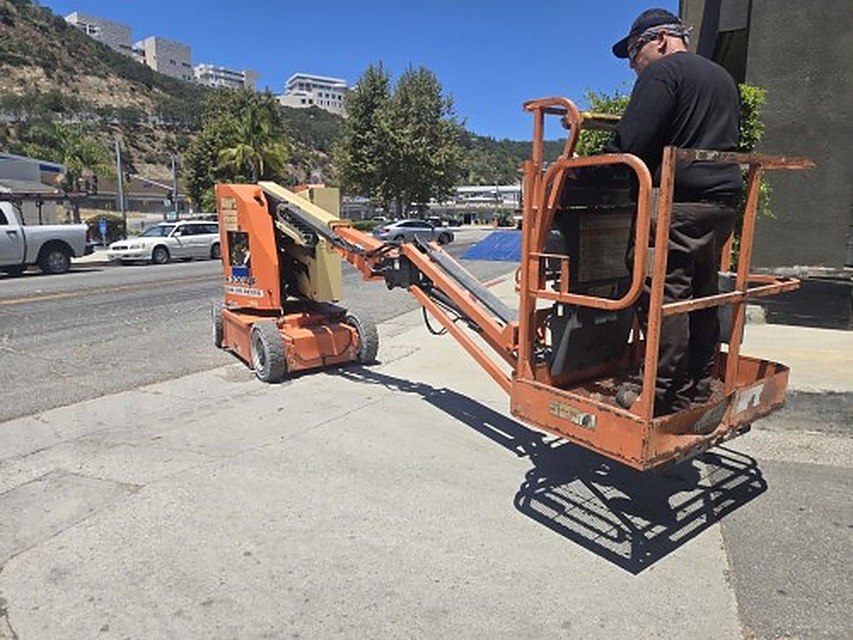 JLG E300AJP photo 3