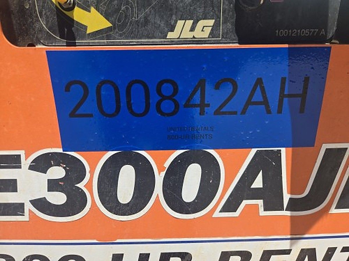 JLG E300AJP photo 4