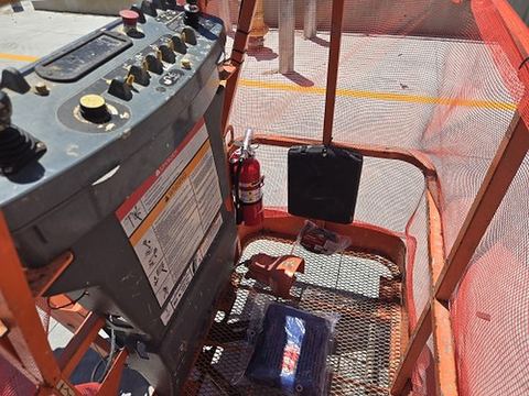 2018 JLG E300AJP Boom 30-33' Articulating Dc