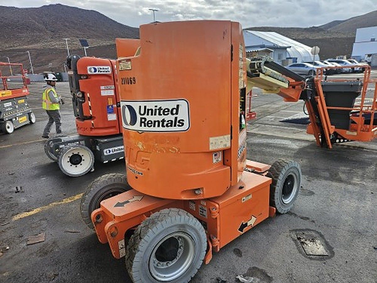 JLG E300AJP photo 5