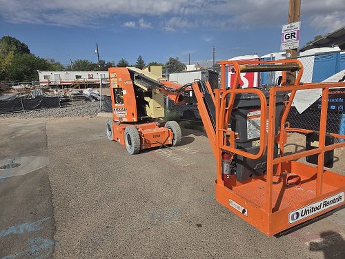JLG E300AJP photo 7