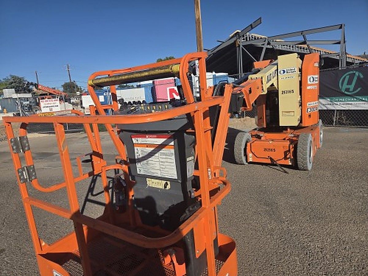 JLG E300AJP photo 8