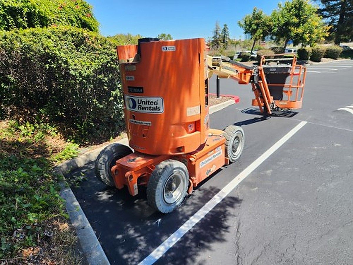 JLG E300AJP photo 3