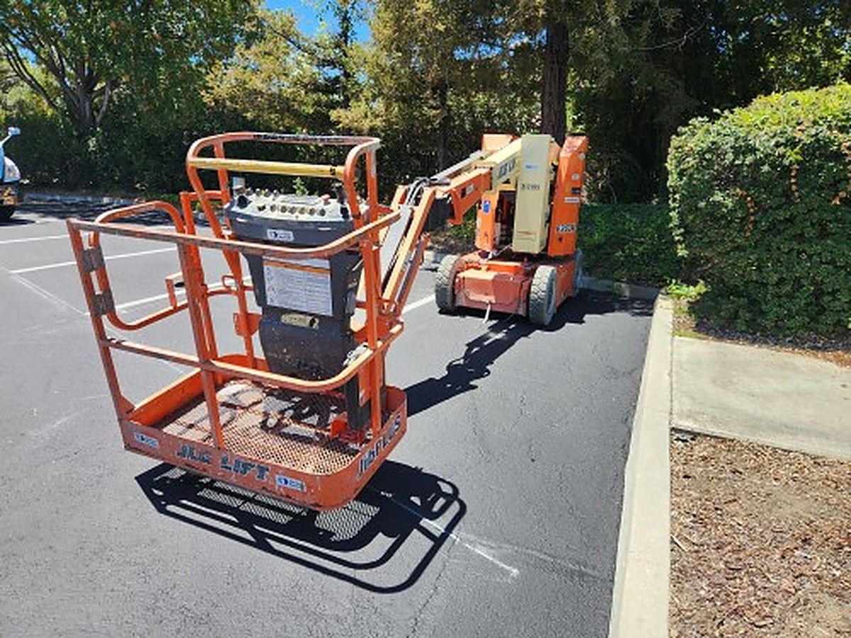 JLG E300AJP photo 9