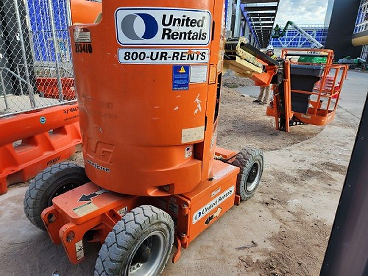 JLG E300AJP photo 5