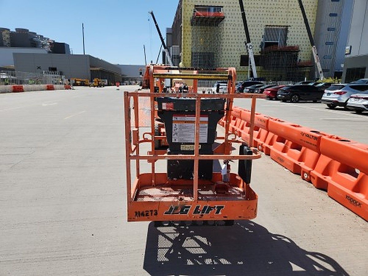 JLG E300AJP photo 4