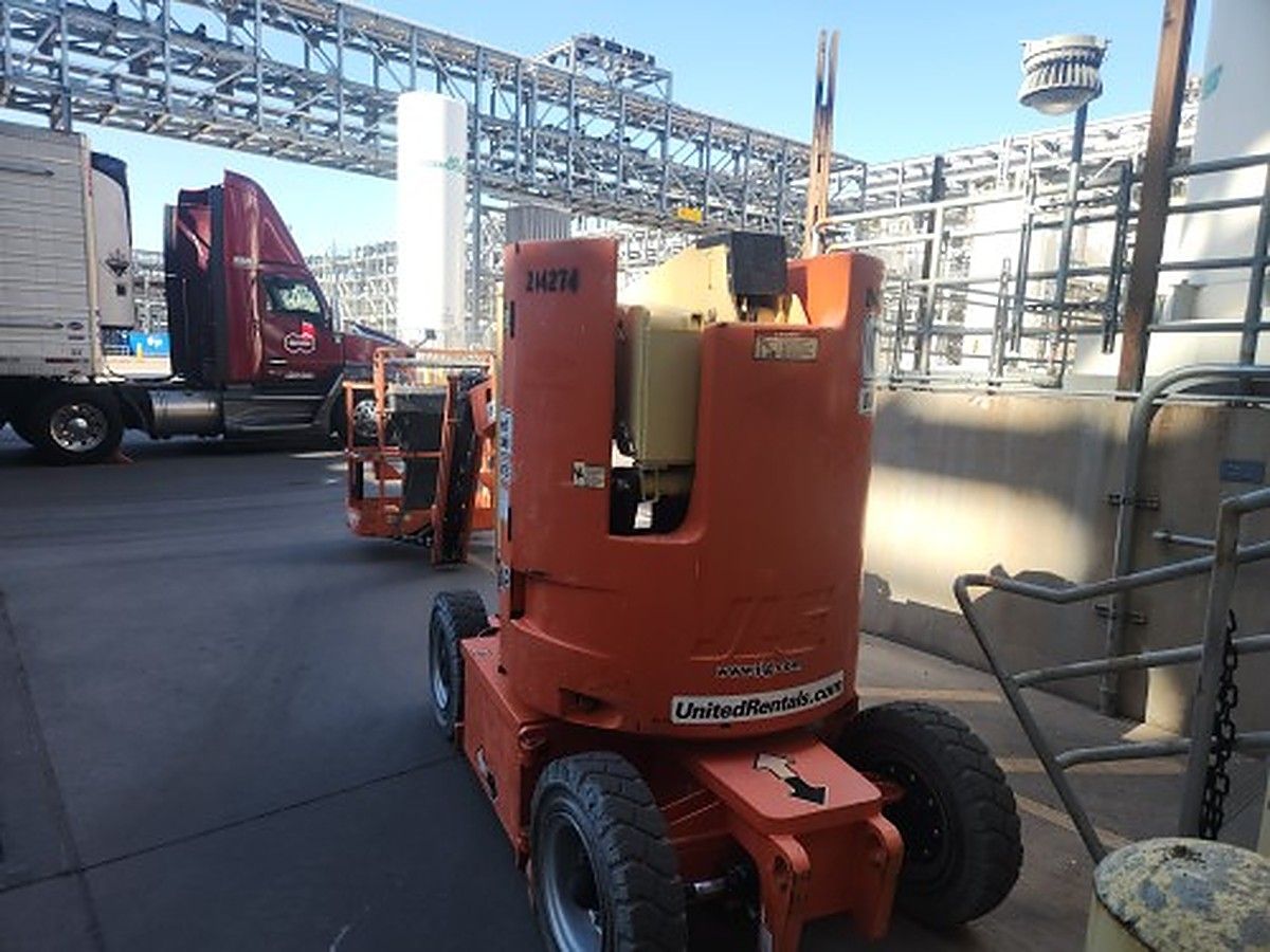 2018 JLG E300AJP for sale in Las Vegas, NV