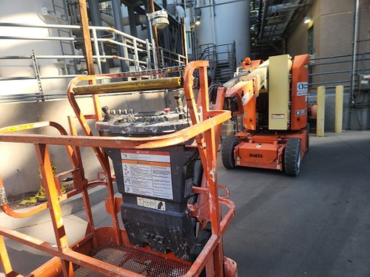 JLG E300AJP photo 5