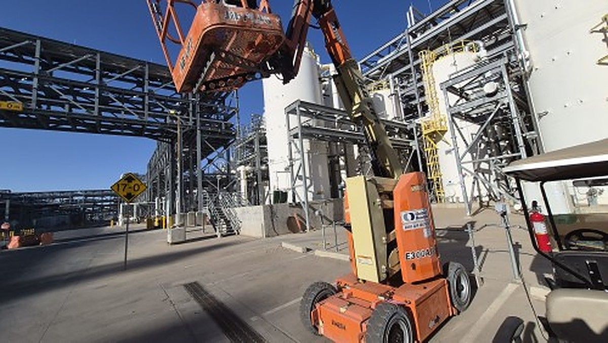 JLG E300AJP photo 10