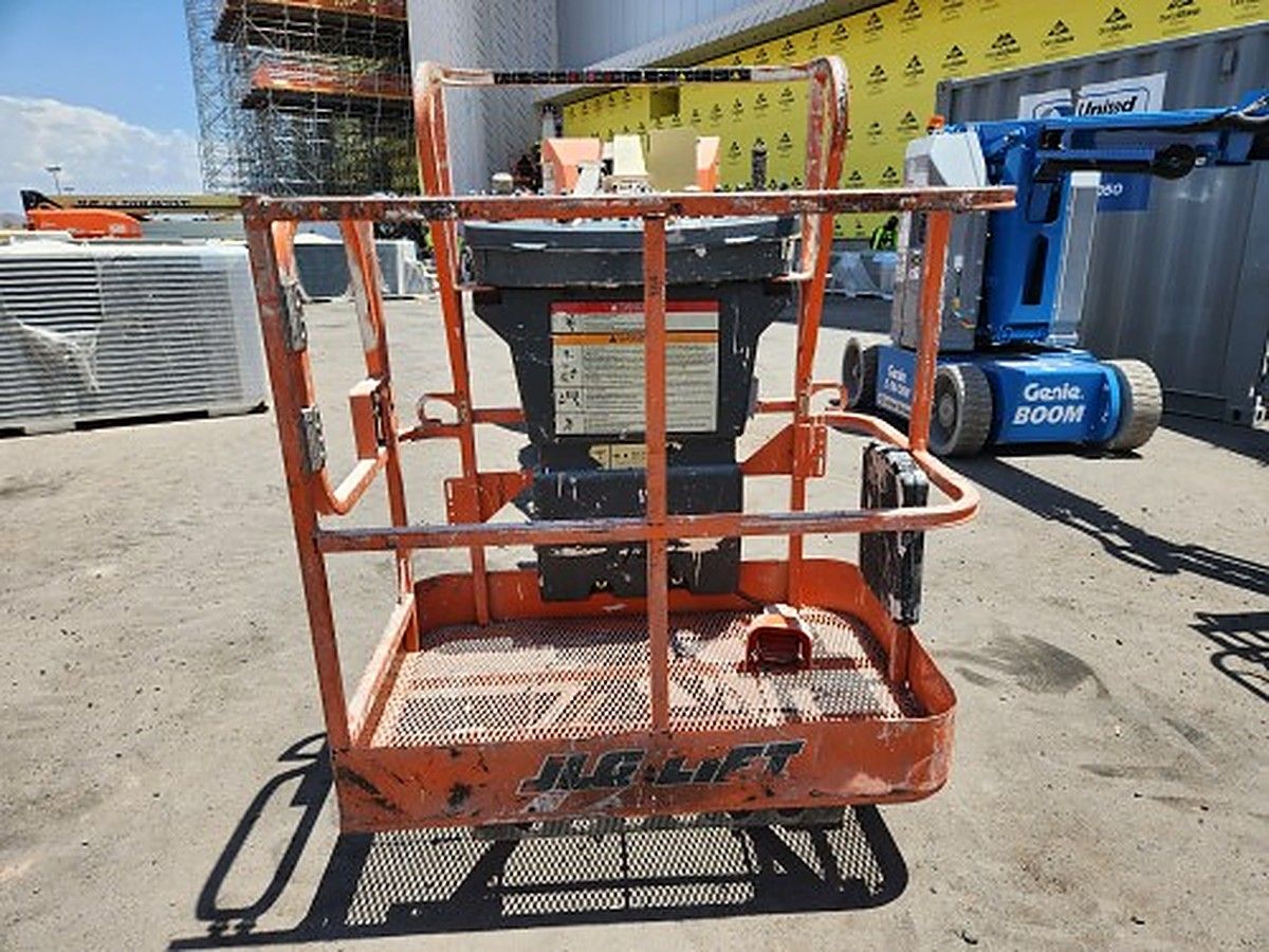 JLG E300AJP photo 5