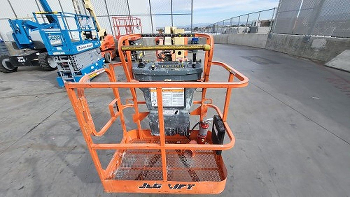JLG E400AJPN photo 5