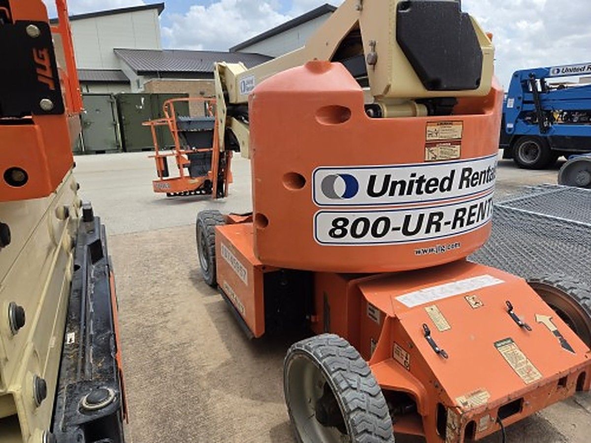 JLG E400AJPN photo 2