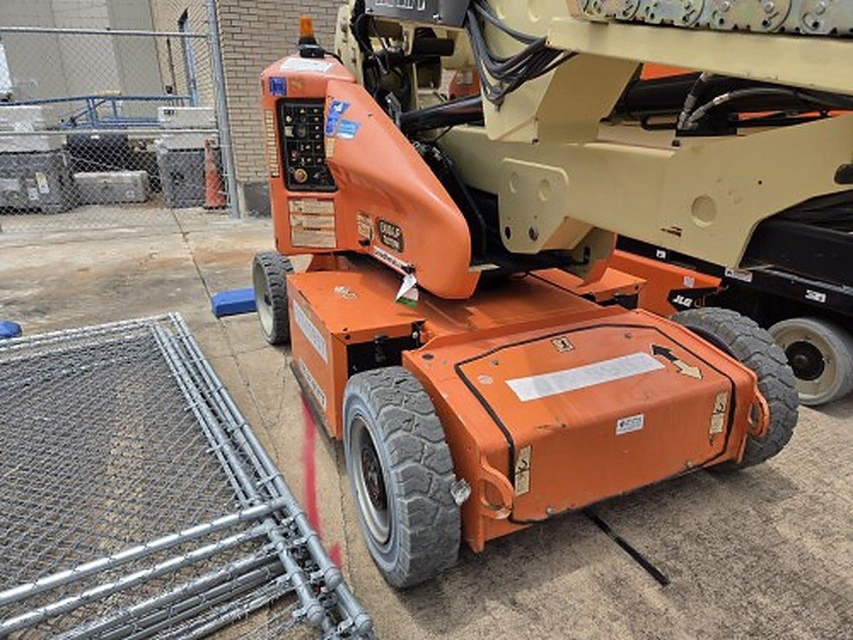 JLG E400AJPN photo 5
