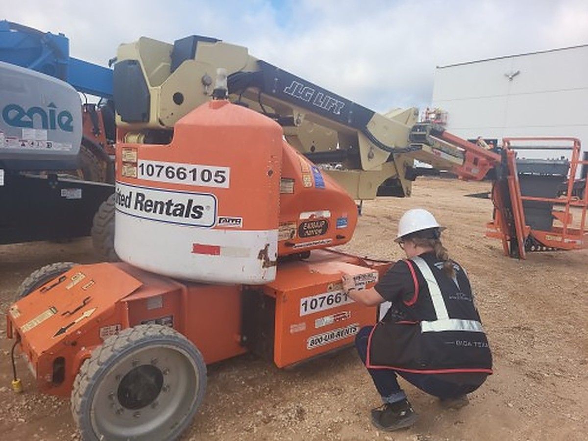 JLG E400AJPN photo 3