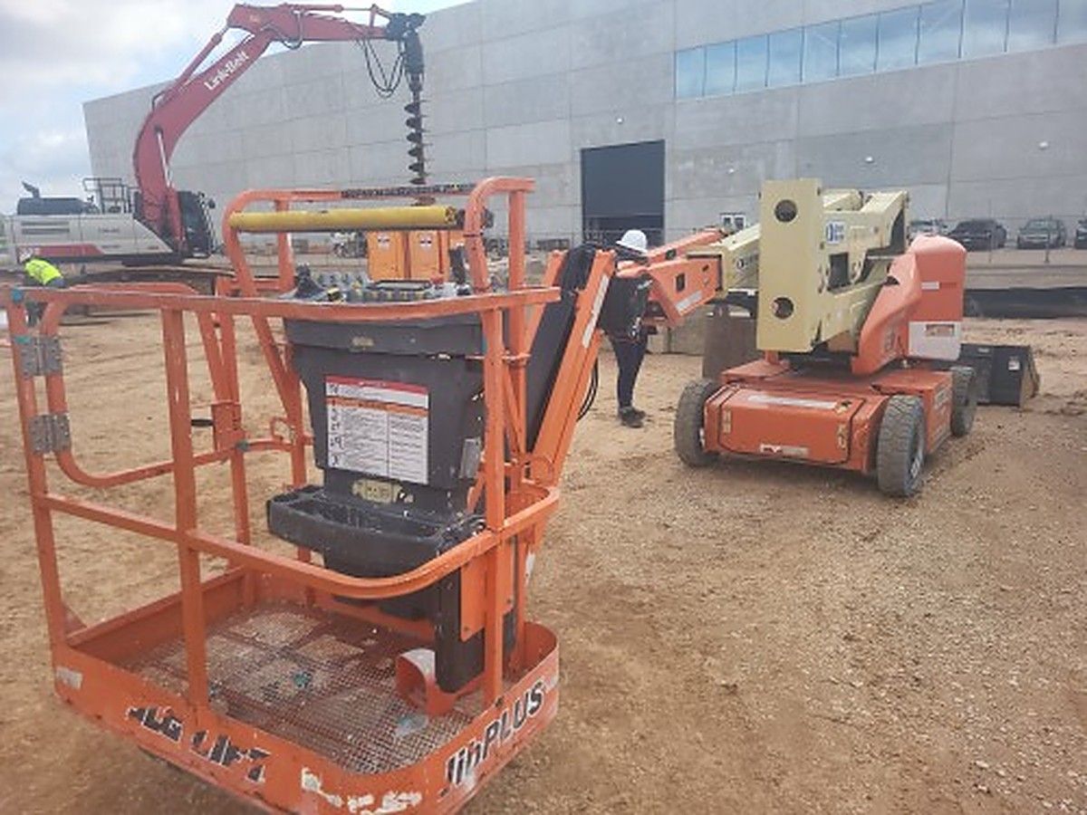 JLG E400AJPN photo 4