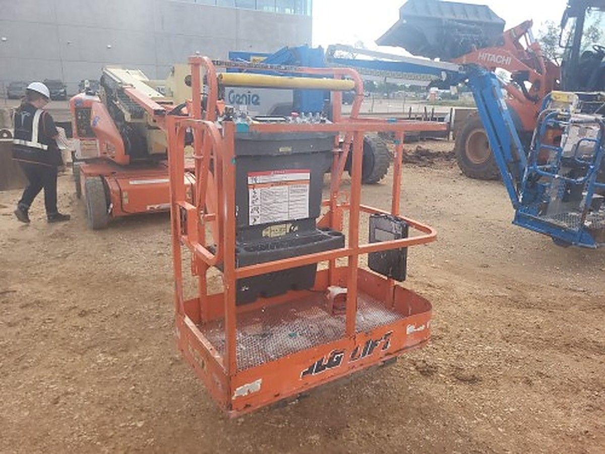 JLG E400AJPN photo 5