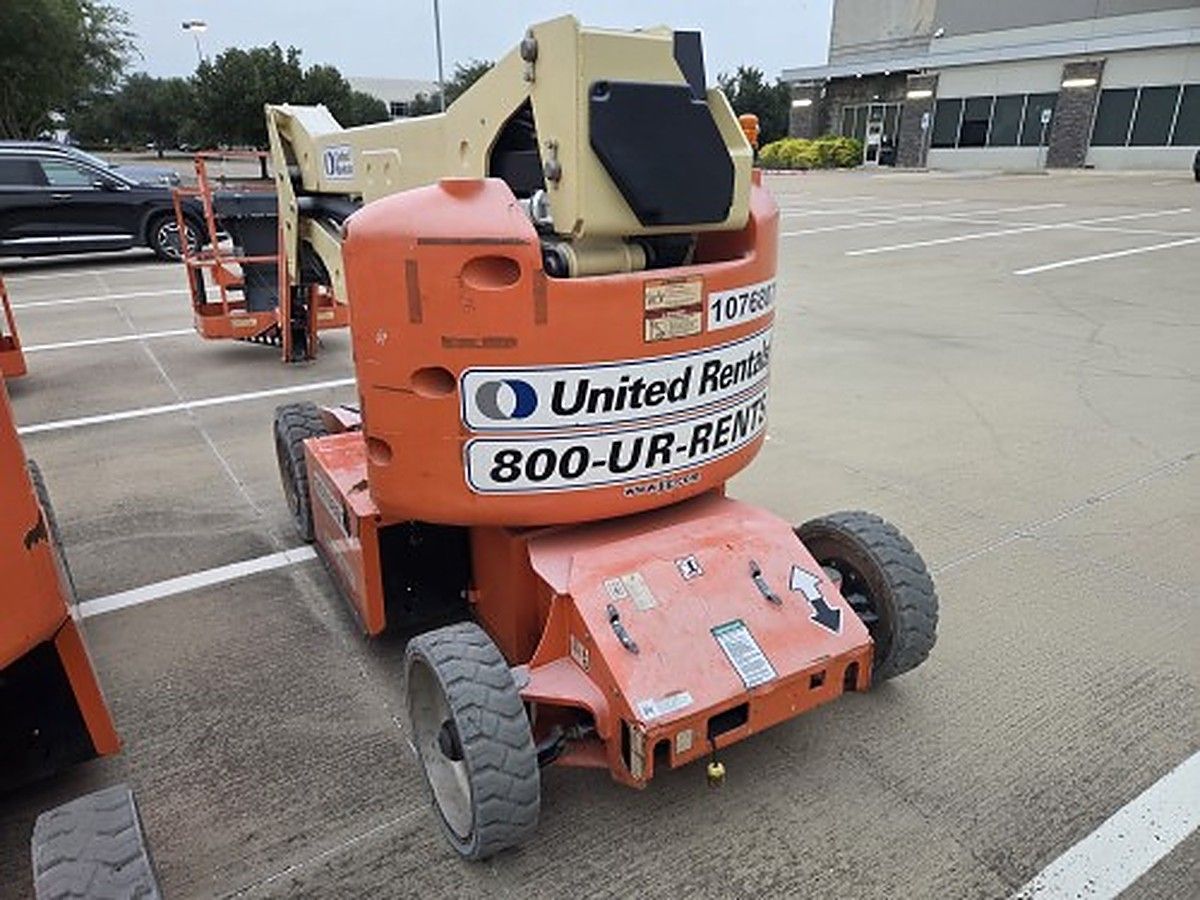 JLG E400AJPN photo 2