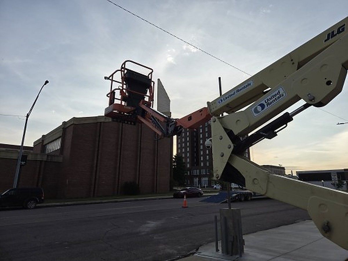 JLG E400AJPN photo 2