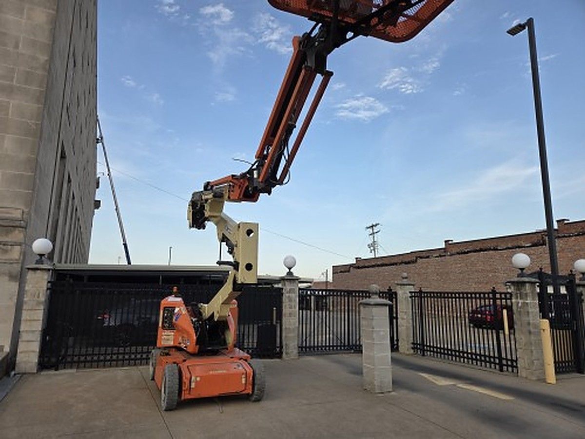 JLG E400AJPN photo 9