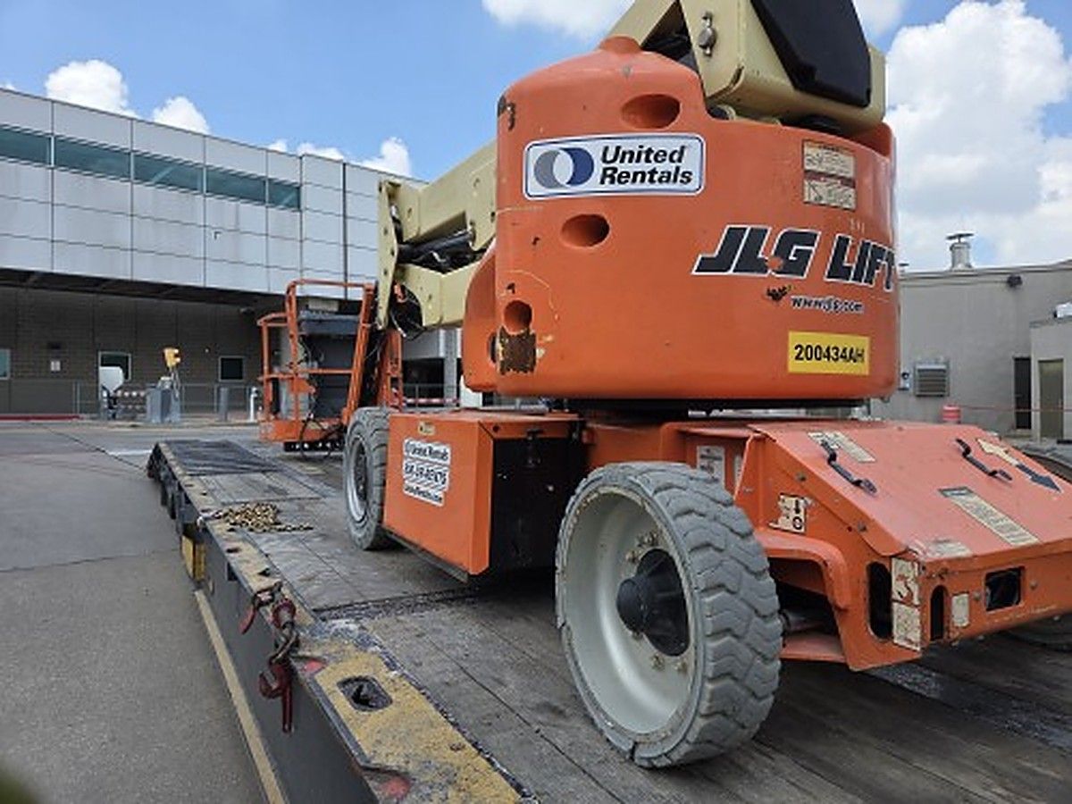 JLG E400AJPN photo 4