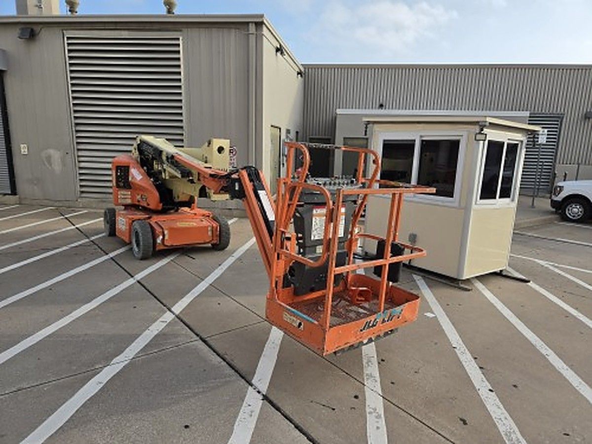 JLG E400AJPN photo 6