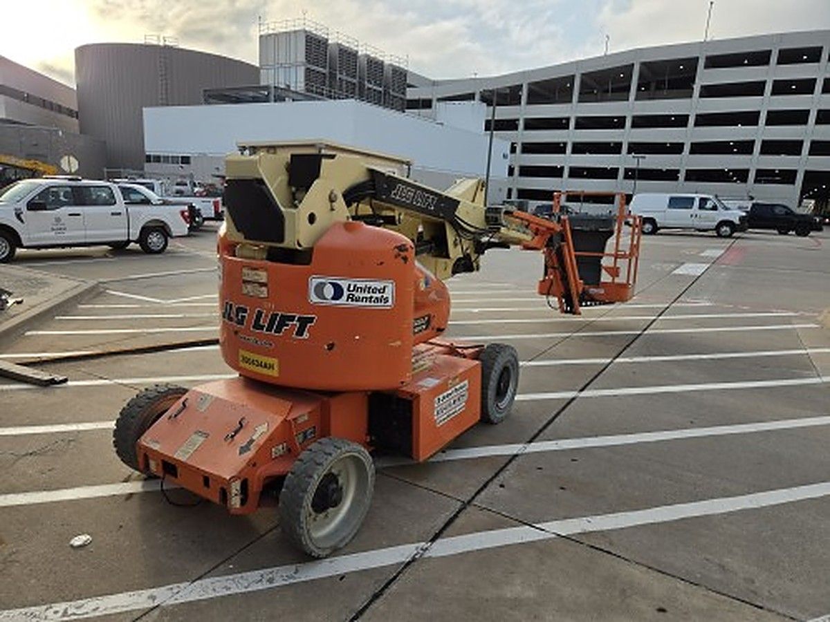 JLG E400AJPN photo 7