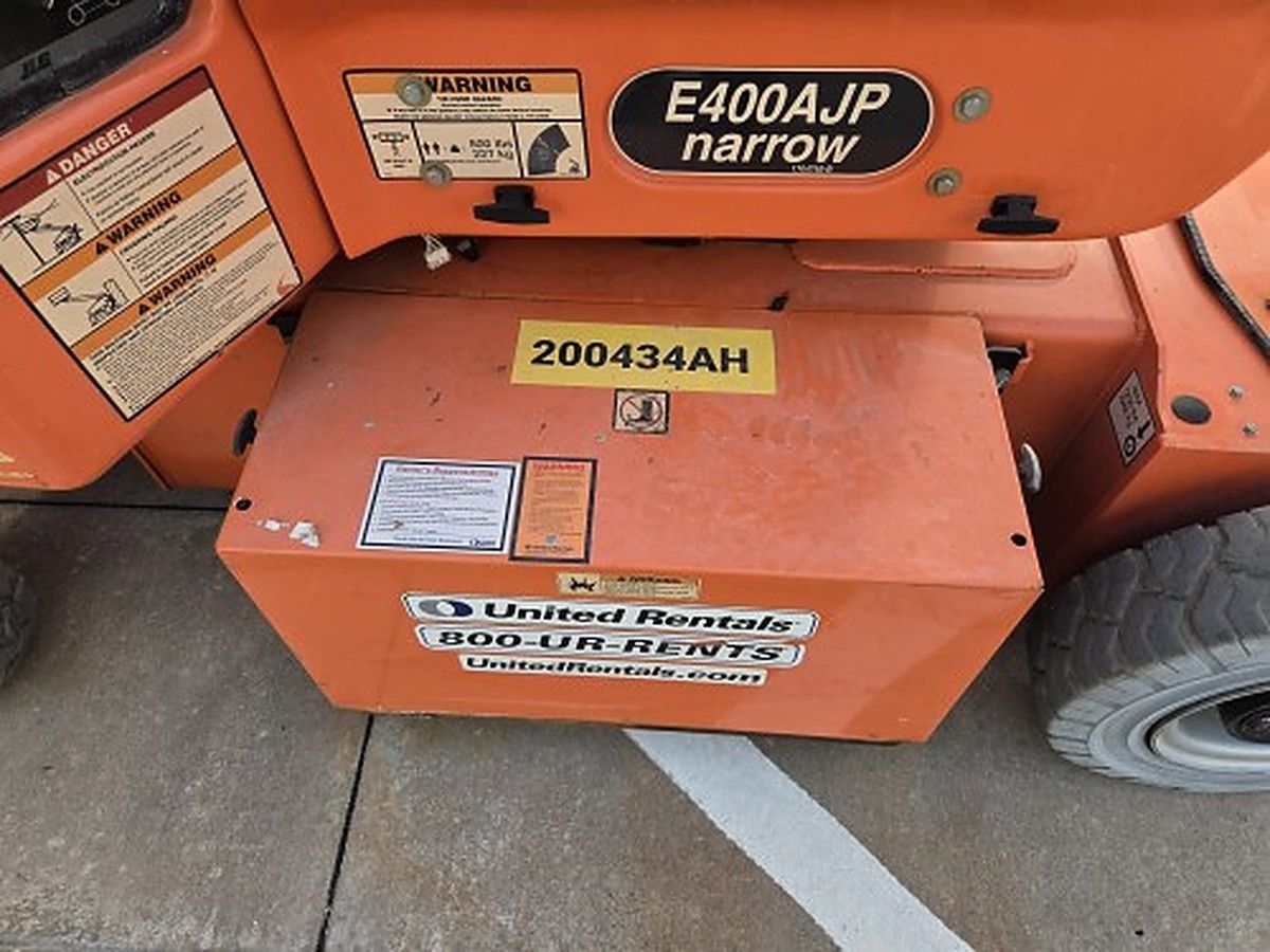 JLG E400AJPN photo 10