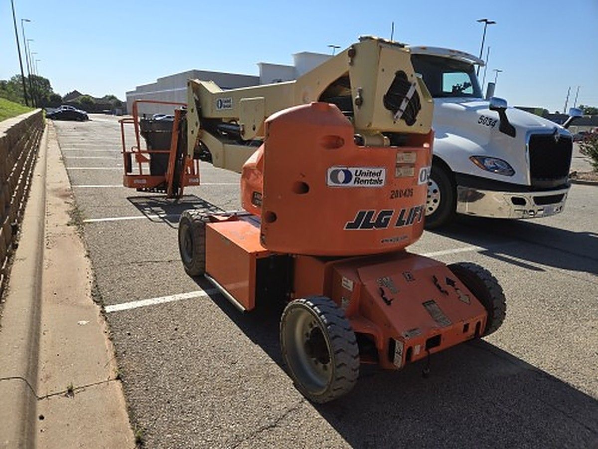 JLG E400AJPN photo 2