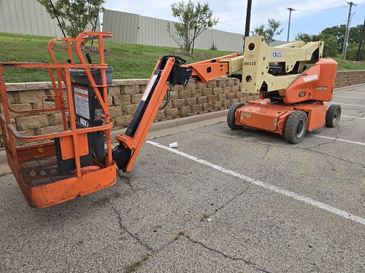 JLG E400AJPN photo 4