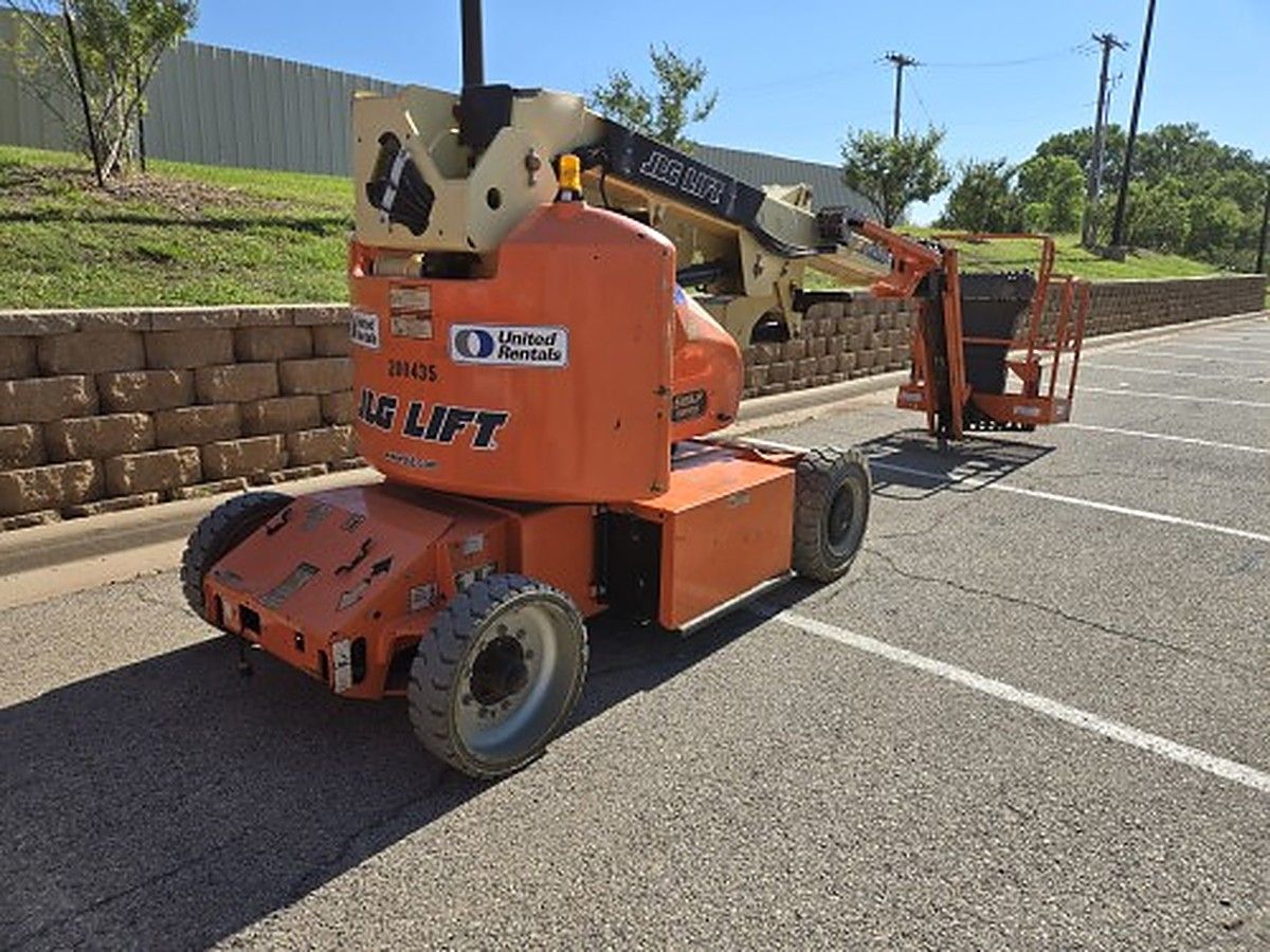JLG E400AJPN photo 6