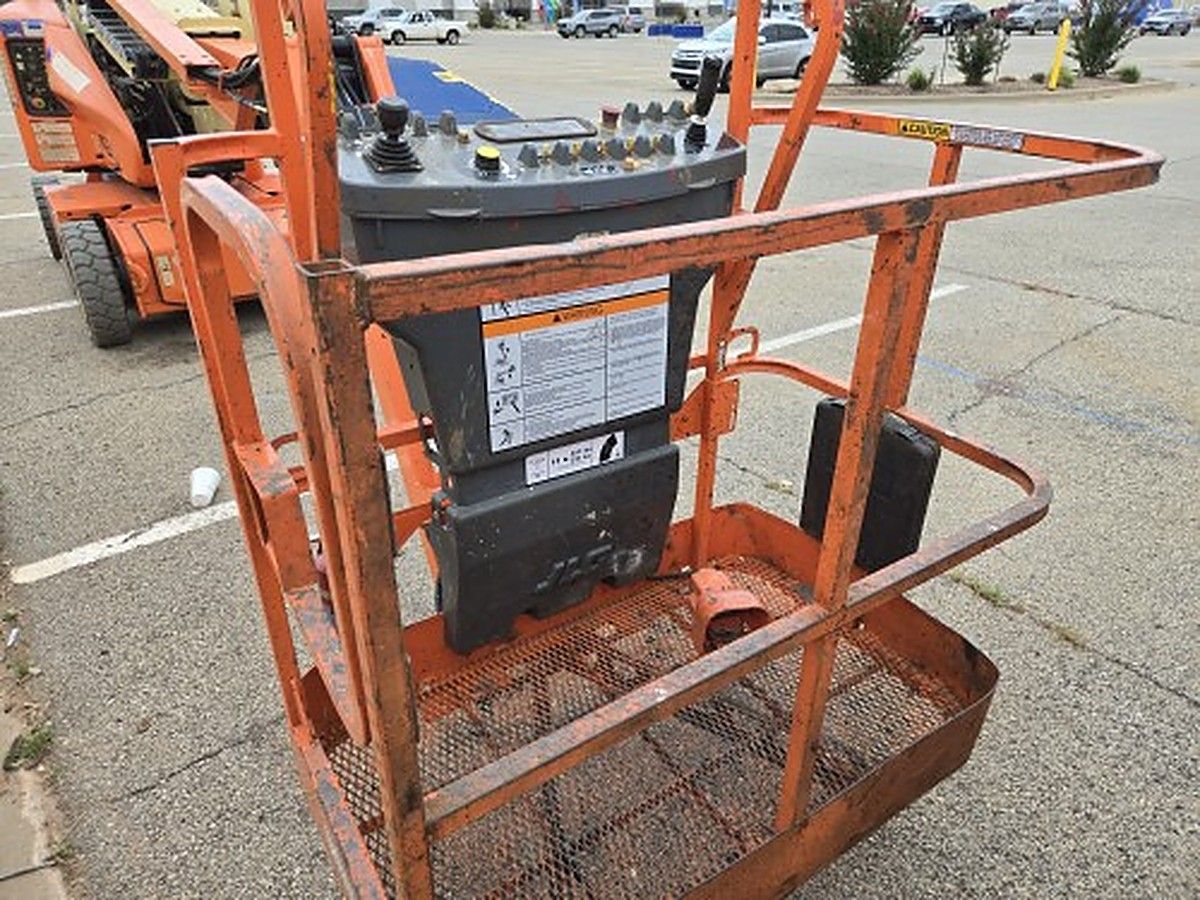 JLG E400AJPN photo 7