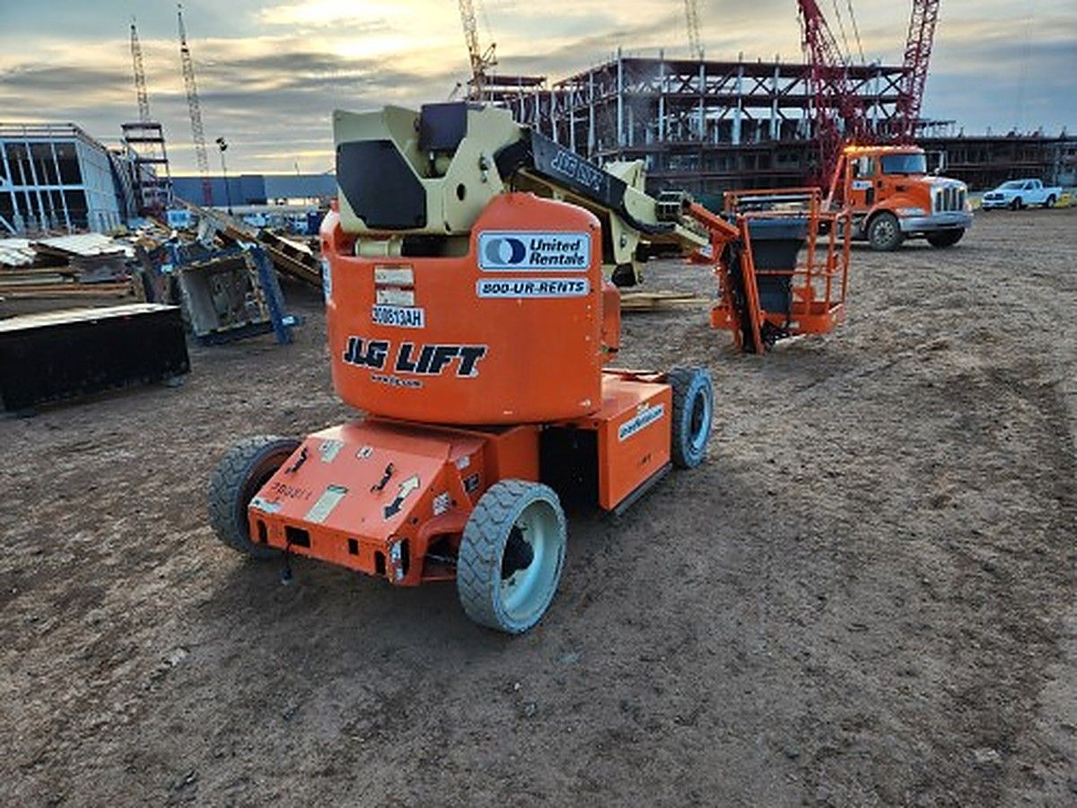 JLG E400AJPN photo 5