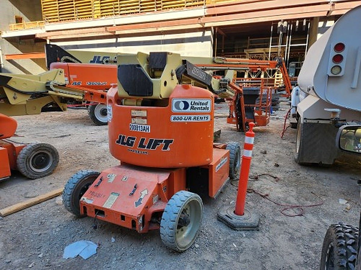 JLG E400AJPN photo 6