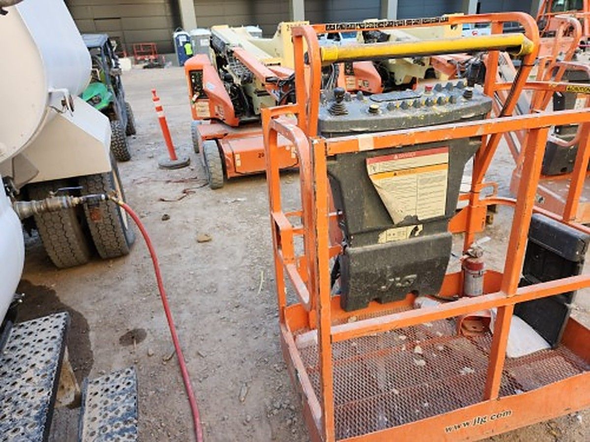 JLG E400AJPN photo 7