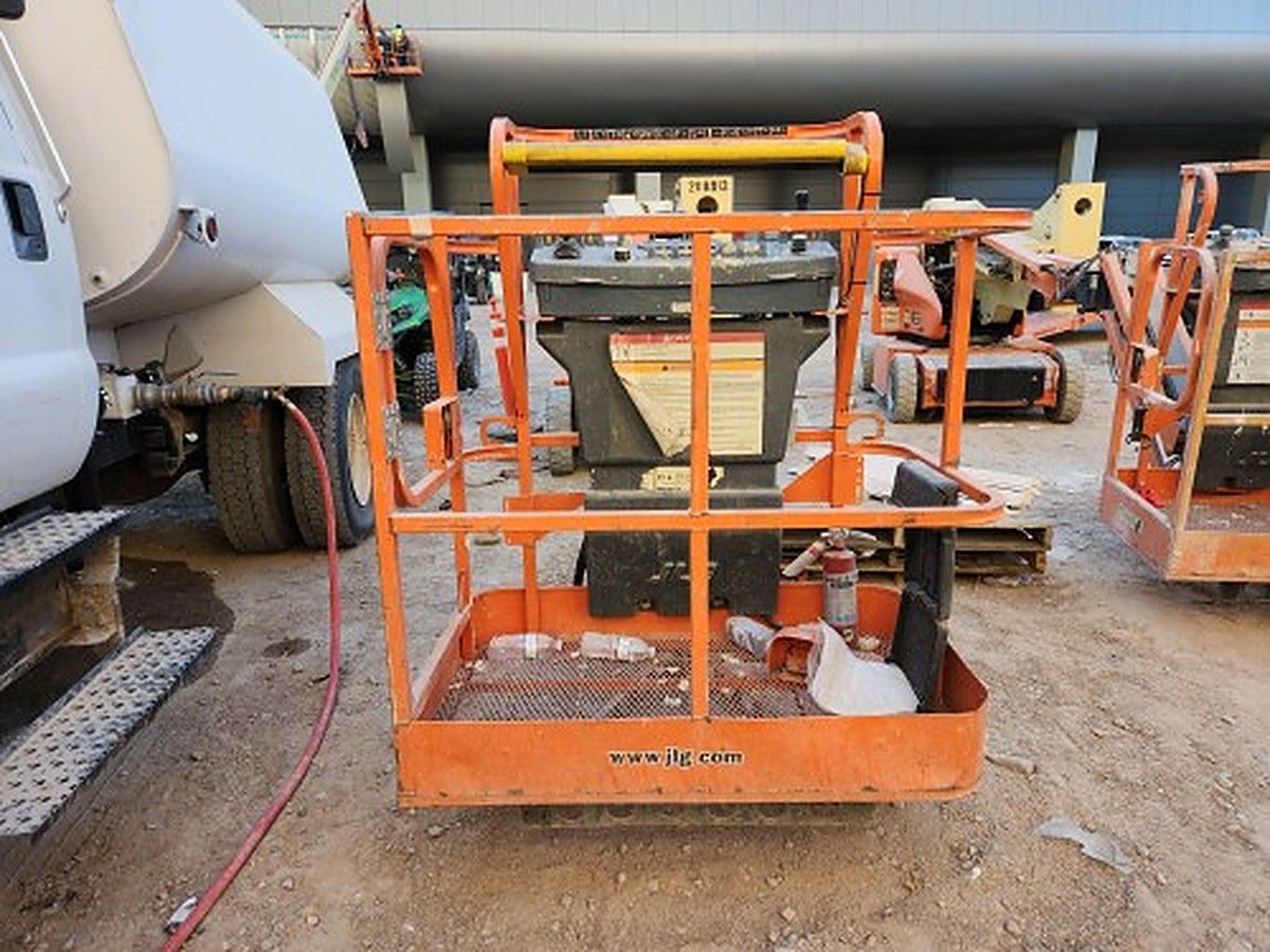 JLG E400AJPN photo 9