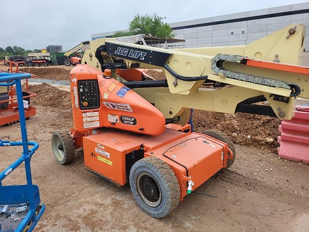JLG E400AJPN photo 3