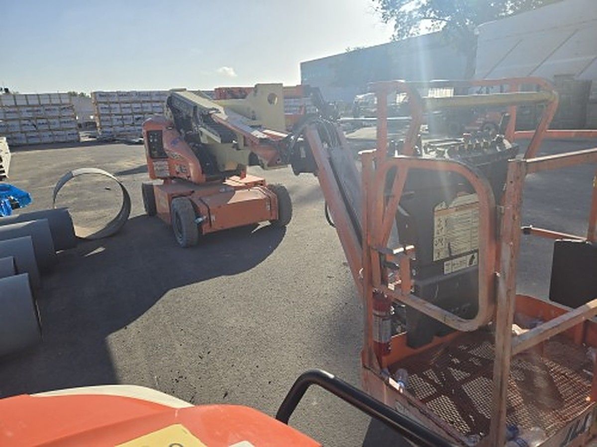 JLG E400AJPN photo 4