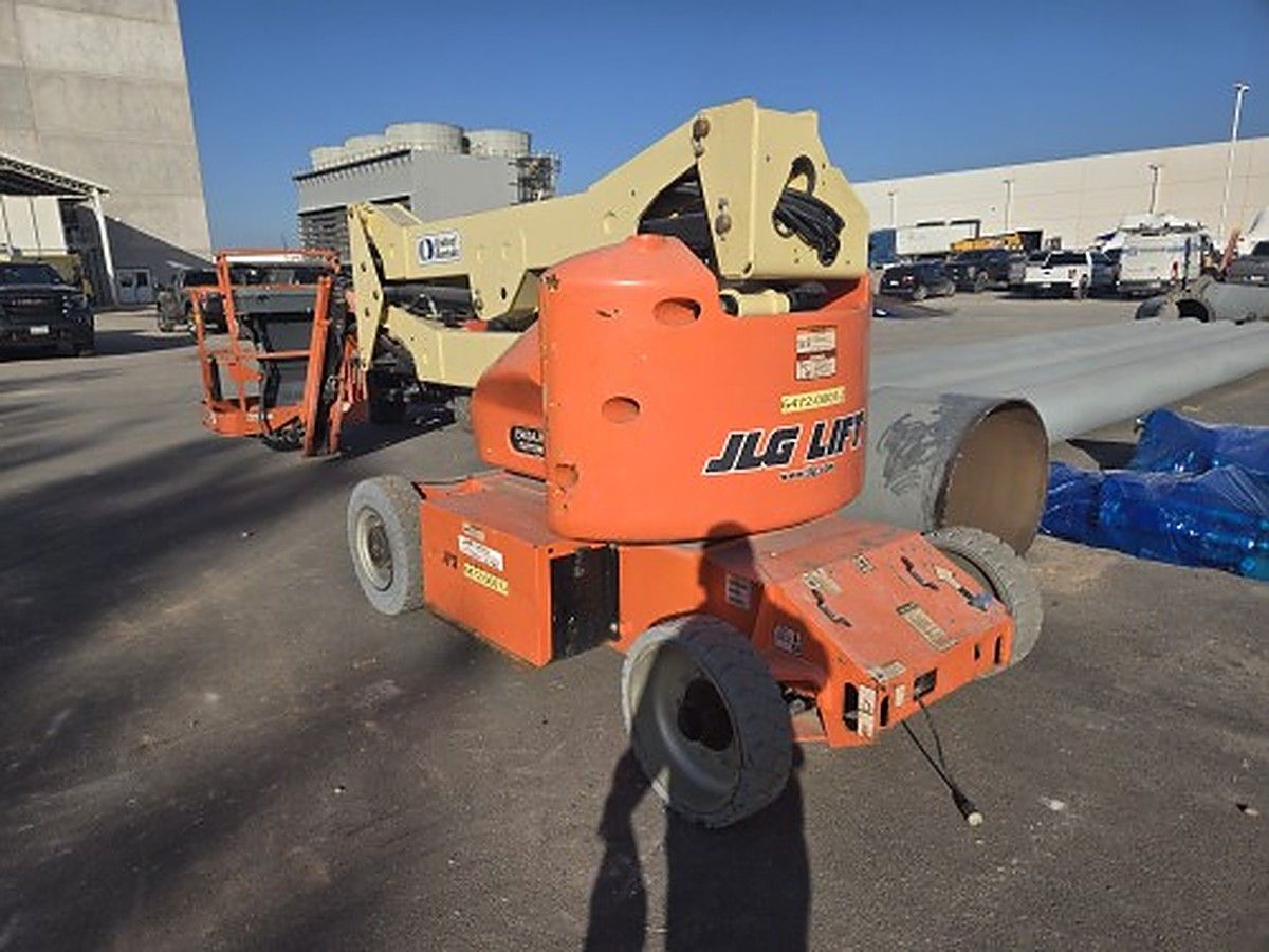 JLG E400AJPN photo 10