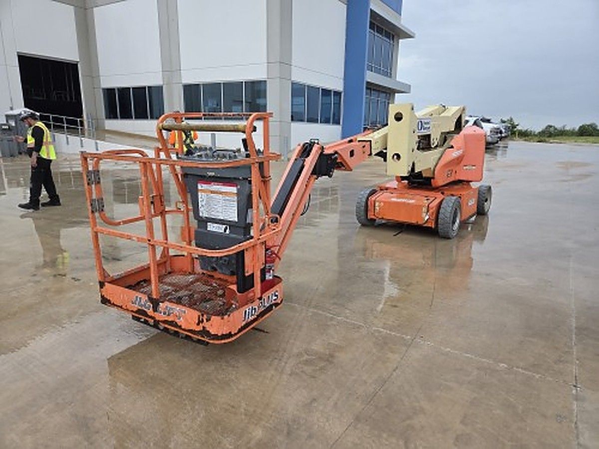 JLG E400AJPN photo 4