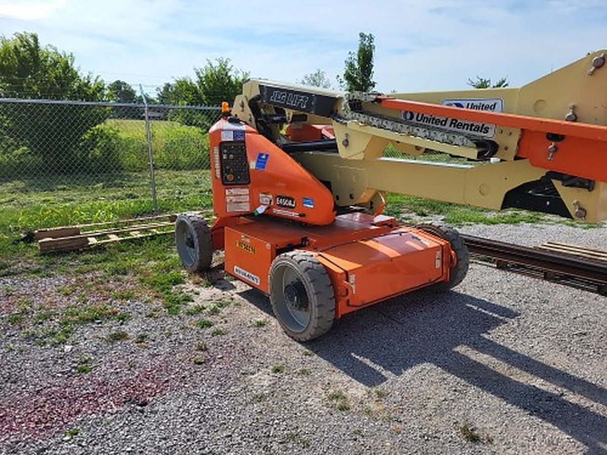 JLG E450AJ photo 2