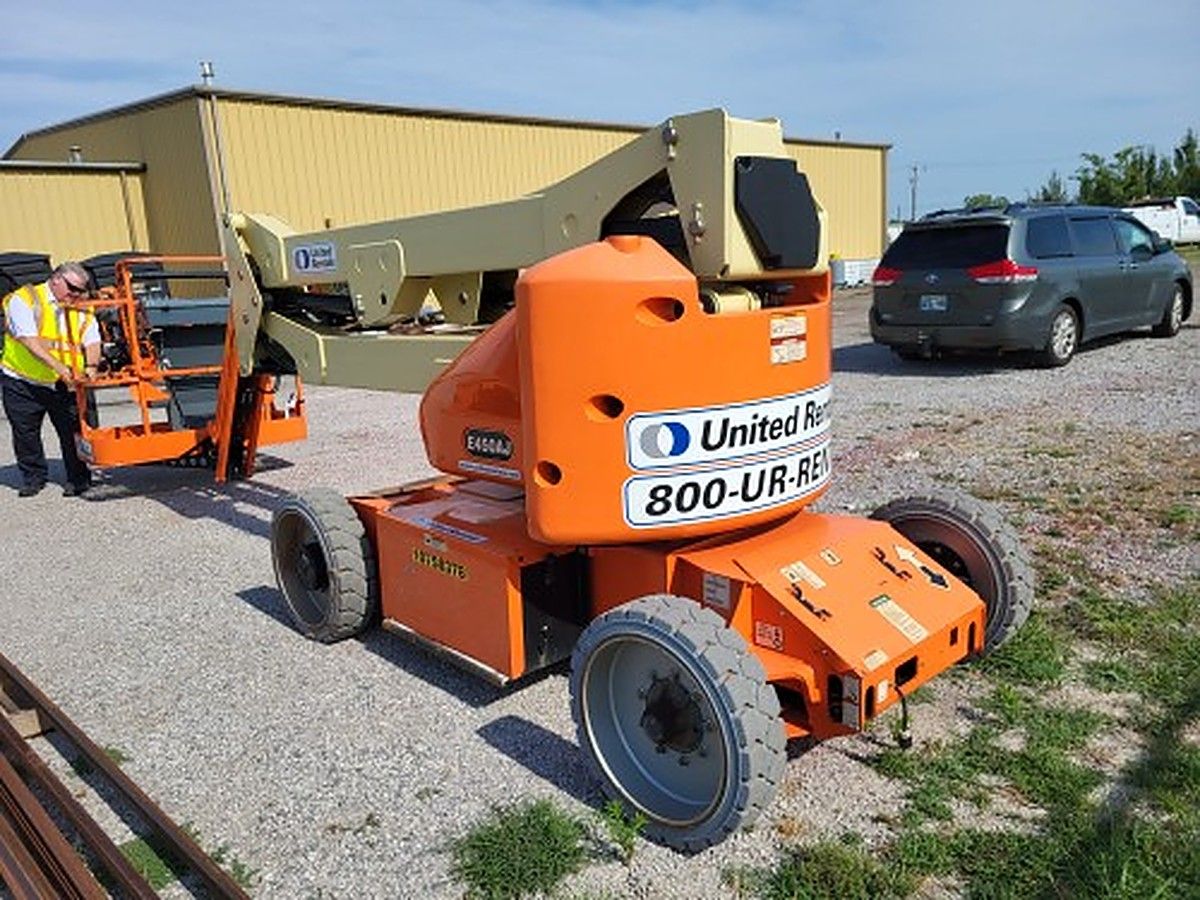 JLG E450AJ photo 3