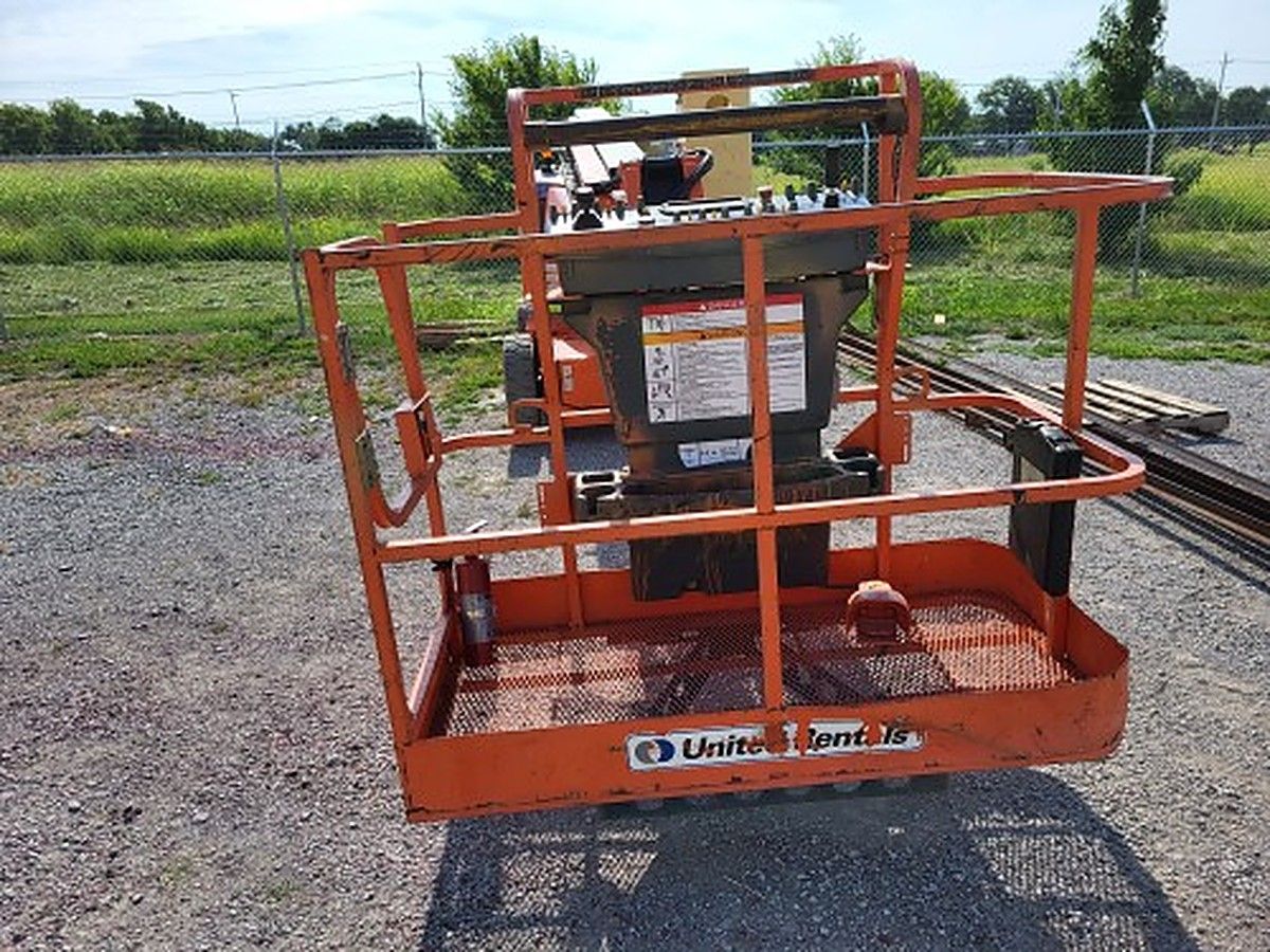 JLG E450AJ photo 5