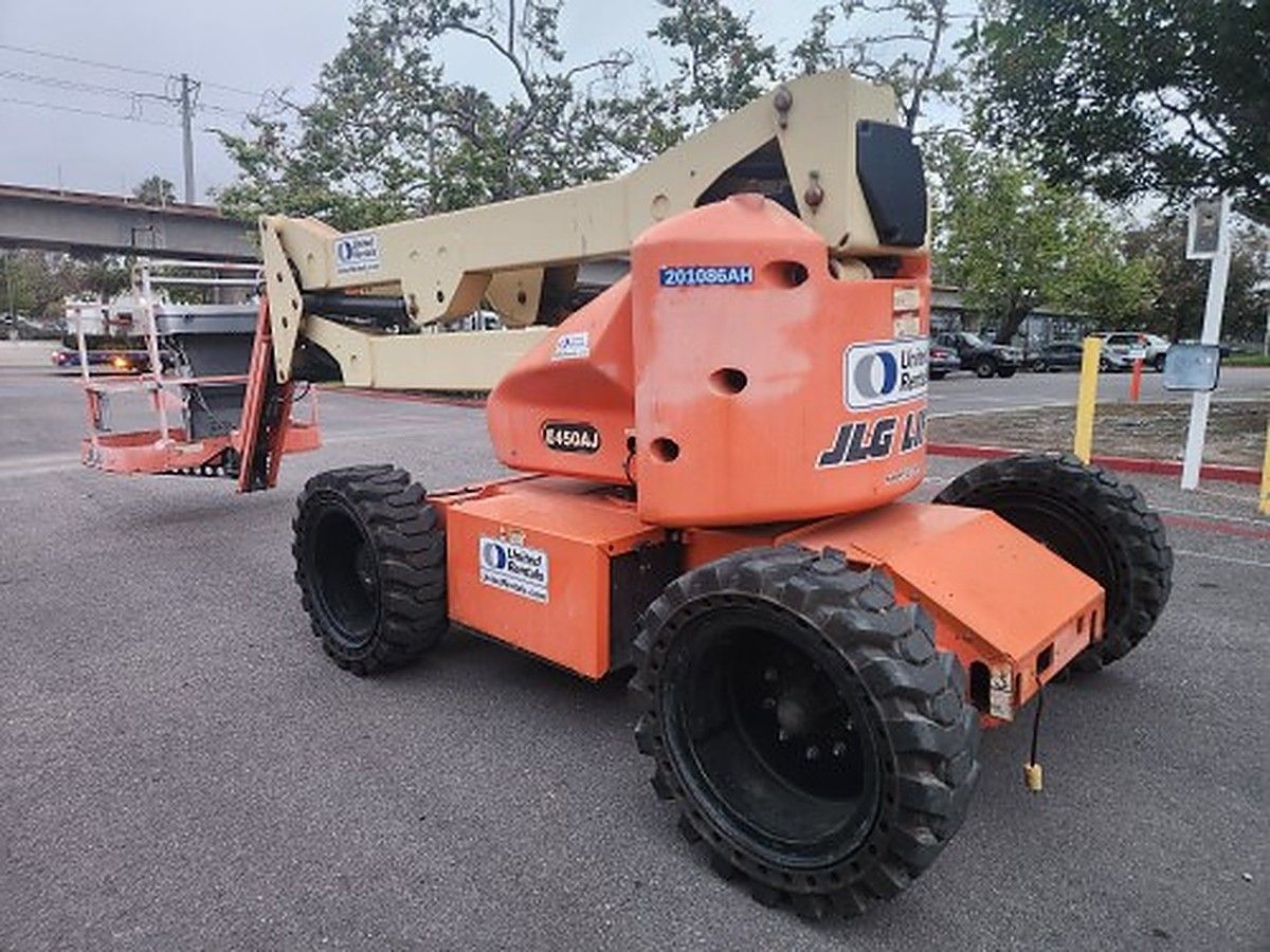 JLG E450AJ photo 3