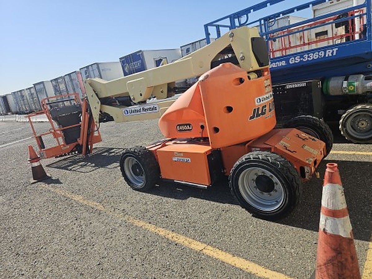 JLG E450AJ photo 5