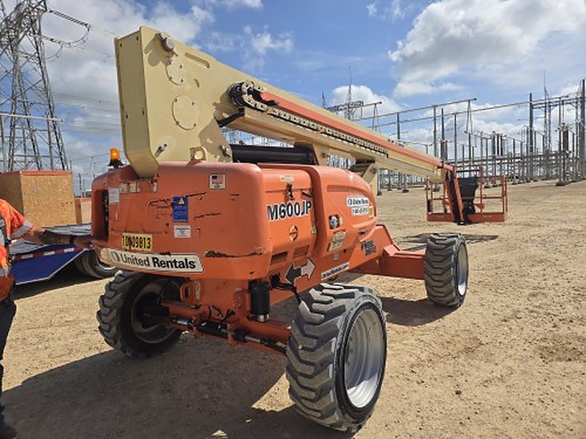 JLG M600JP photo 2