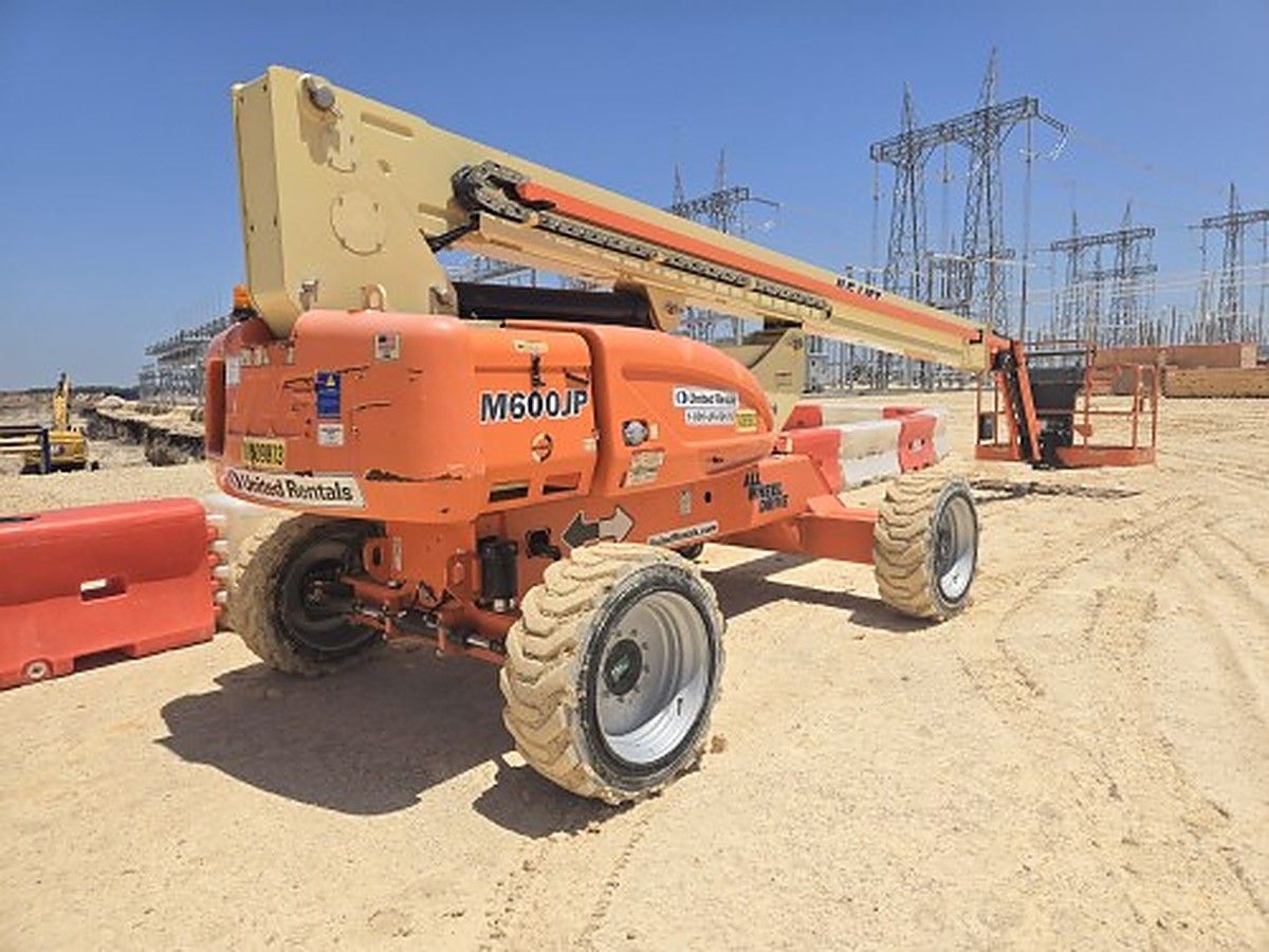 JLG M600JP photo 3