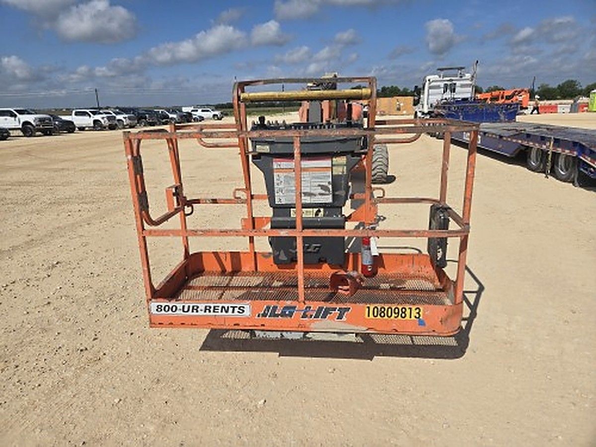 JLG M600JP photo 9